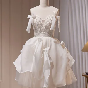 Voir à travers la dentelle haut robe de soirée courte blanche