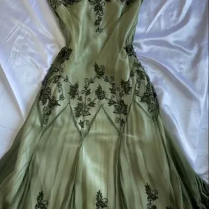 Vintage Green Emerald Maxi Dress Embroidered Crystals Floral Designs