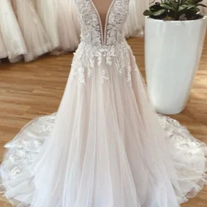 Elegant A-Line Wide Strap Tulle Floral Lace Floor-Length Wedding Dress for Brides