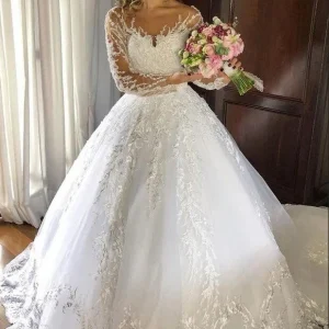 Sweetheart Tulle Wedding Dress Long Sleeves with Lace Appliques Elegant Bridal Gown