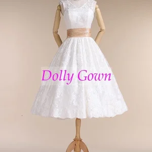 Audery Hepburn Style années 50 col en V longueur thé robes de mariée en dentelle
