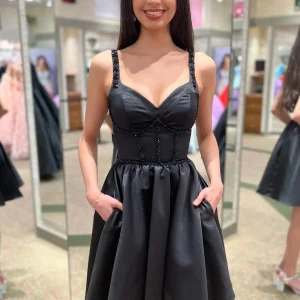 Robe de soirée courte noire en satin pour juniors avec poches