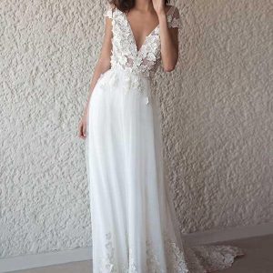 Boho Flowy Voir à travers la robe de mariée d'été avec des appliques de dentelle 3D