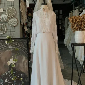 Chiffon Modest Vintage Wedding Dress with Long Sleeves