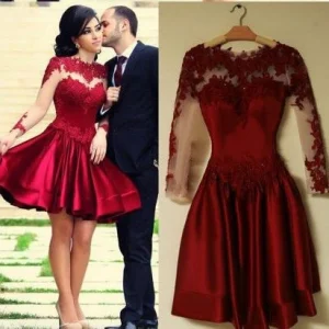 Robe de soirée rouge à manches longues avec manches