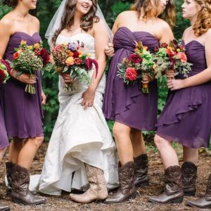 Rockabilly violet bretelles en mousseline de soie robes de demoiselle d'honneur courtes d'été avec des bottes