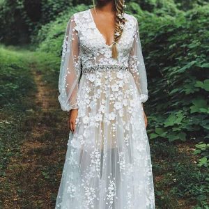 Boho unique voir à travers une robe de mariée de campagne rustique trapèze